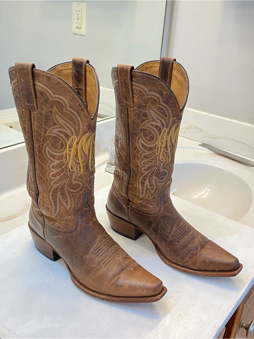 Vintage Shyanne women boot size 8B good condition clean interior